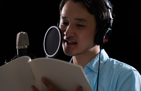 安心のナレーション制作 | 大阪の映像・楽曲・デザイン制作会社・TECH MUSIC WORKS合同会社