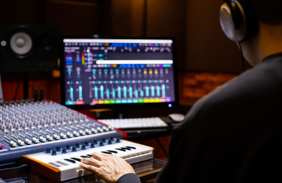 クリエイティブなBGMを制作 | 大阪の映像・楽曲・デザイン制作会社・TECH MUSIC WORKS合同会社