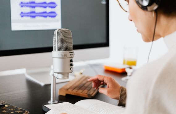 低価格でナレーション制作 | 大阪の映像・楽曲・デザイン制作会社・TECH MUSIC WORKS合同会社